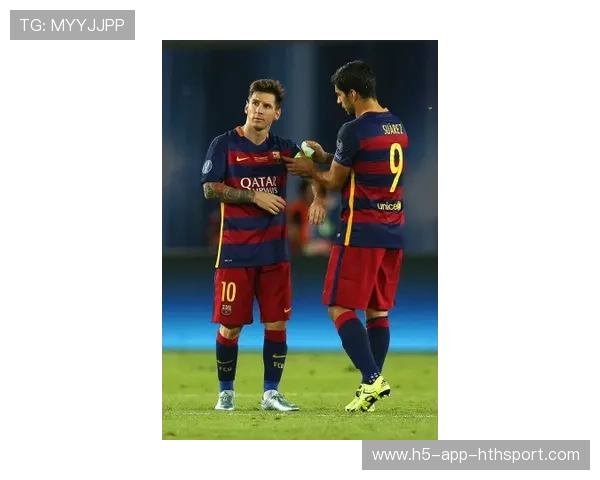 拉菲尼亚门前抢点补射完成绝杀